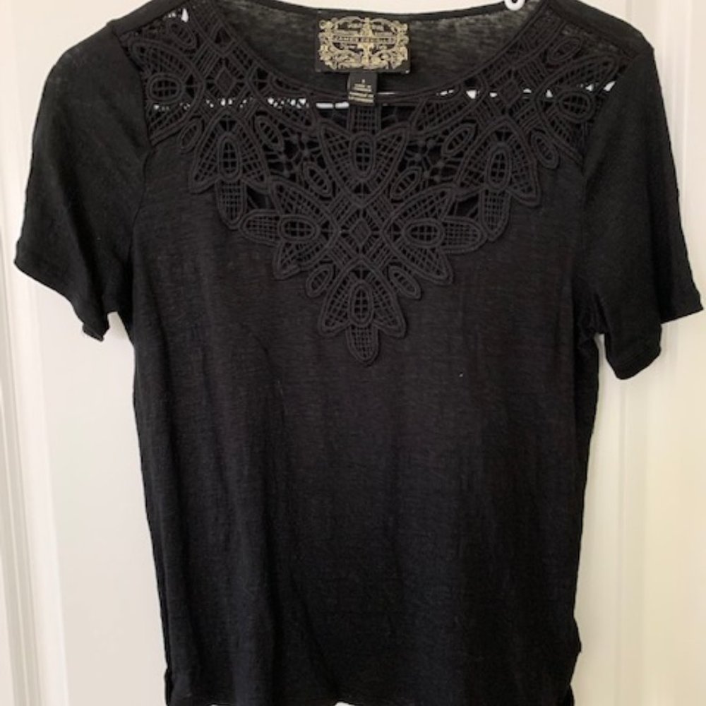 Black top w/ lace